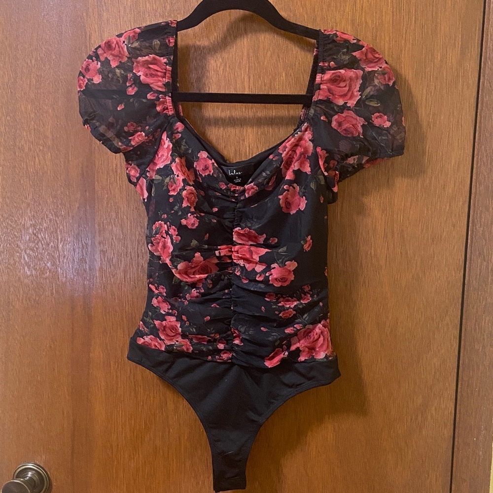 Lulu's Black Bodysuit with Red Floral Print and Puff Sleeves